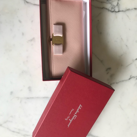 Salvatore Ferragamo Wallet - Picture 4 of 4